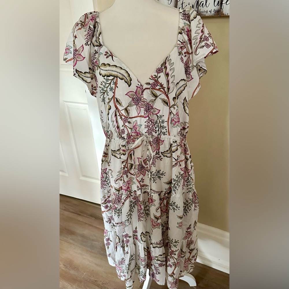 a.n.a Floral Patterned Top